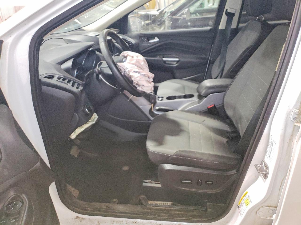 2016 FORD ESCAPE SE photo 25
