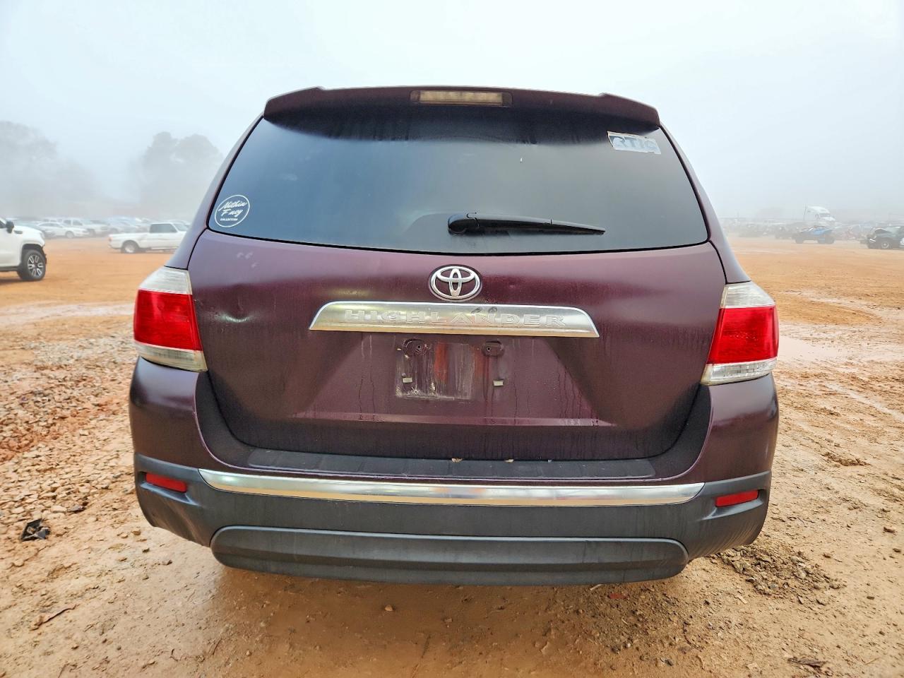 2012 TOYOTA HIGHLANDER BASE photo 6