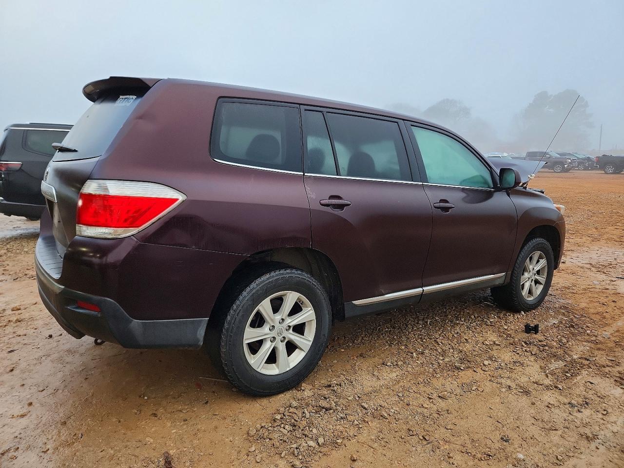 2012 TOYOTA HIGHLANDER BASE photo 3