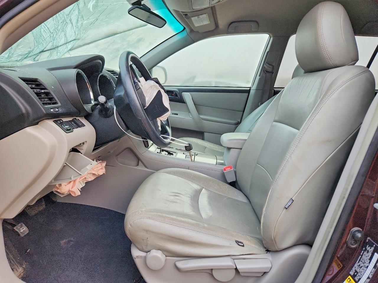 2012 TOYOTA HIGHLANDER BASE photo 7