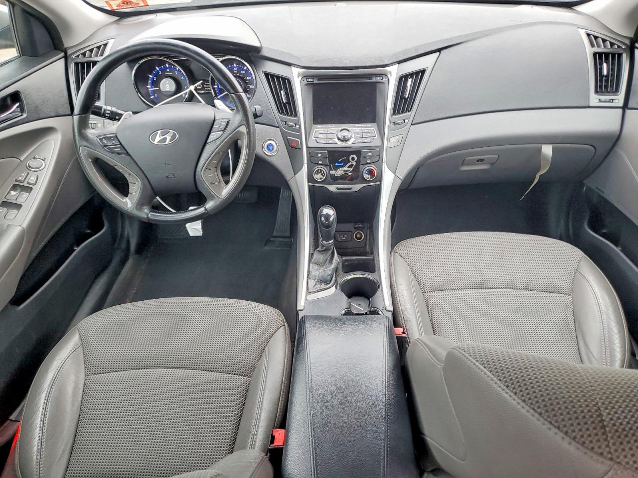 2013 HYUNDAI SONATA SE photo 8