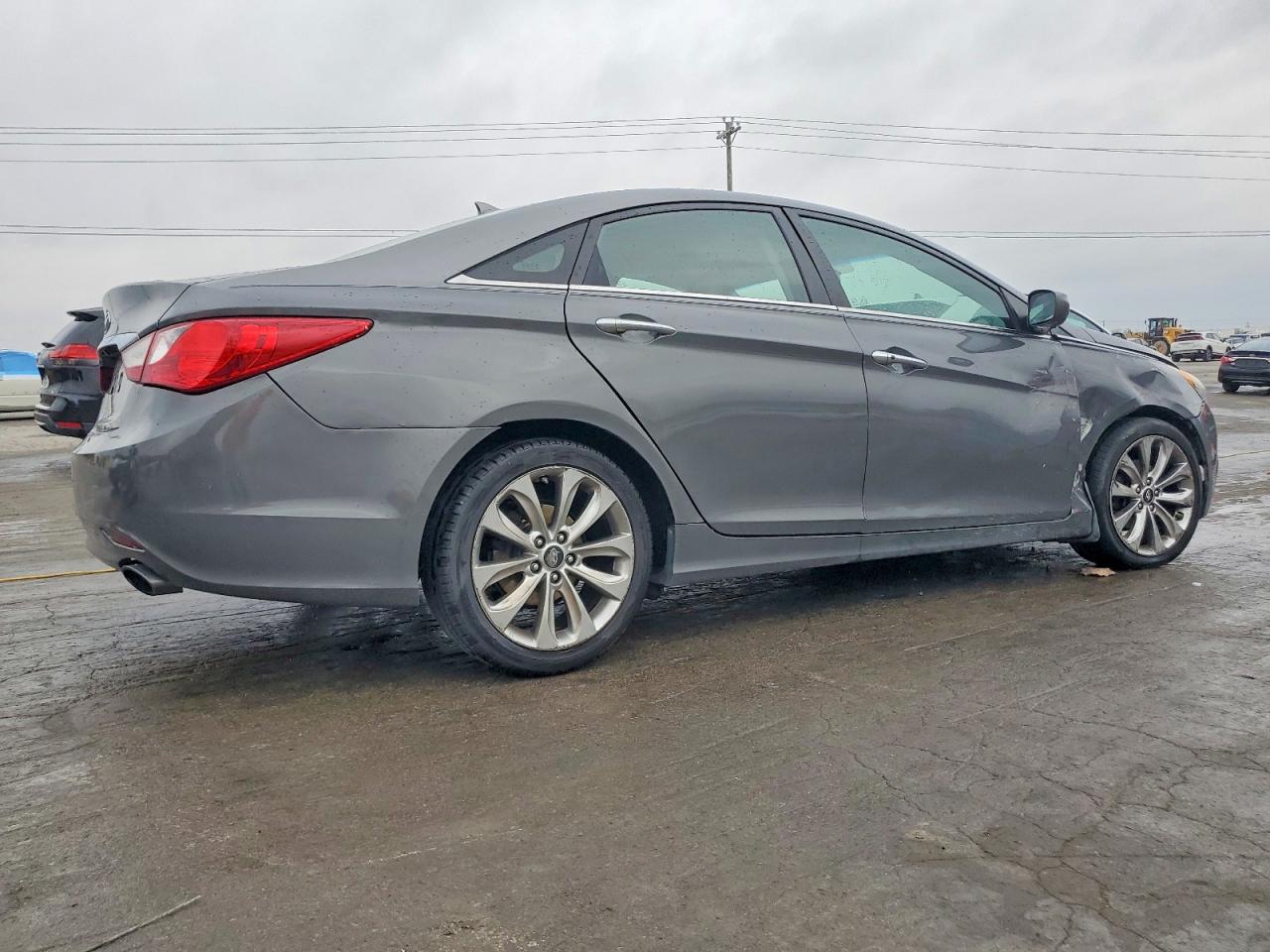 2013 HYUNDAI SONATA SE photo 3