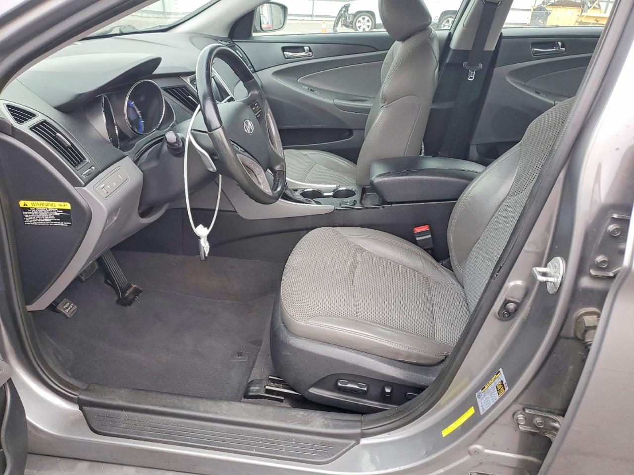2013 HYUNDAI SONATA SE photo 7