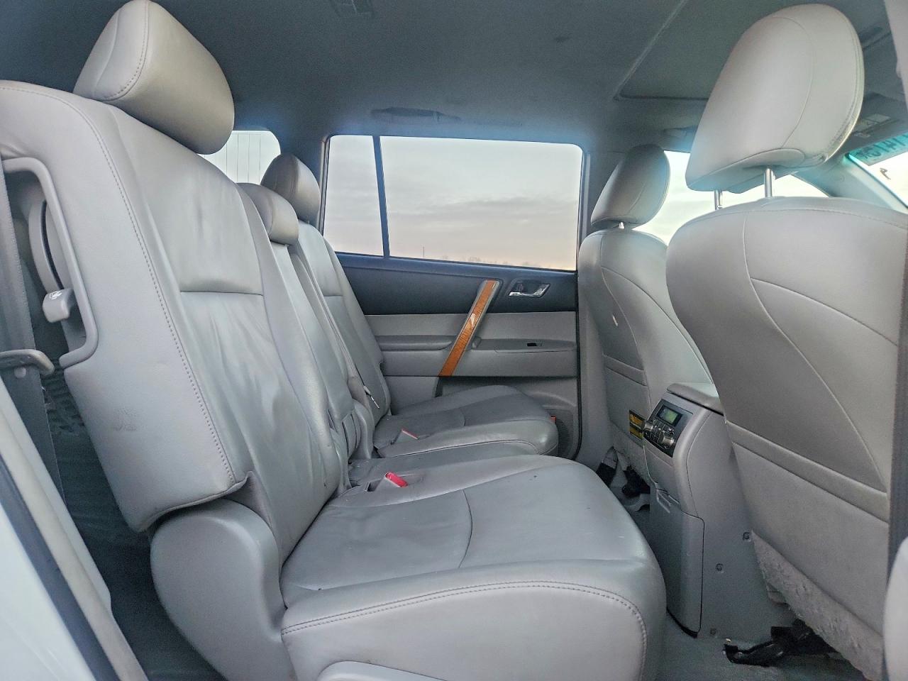 2010 TOYOTA HIGHLANDER HYBRID LIMITED photo 11