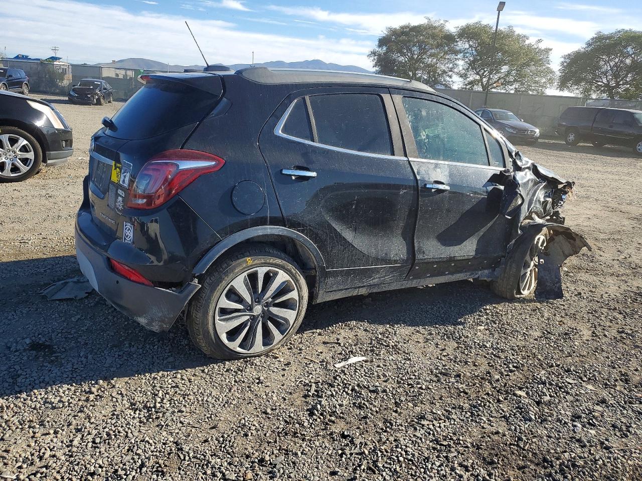 2019 BUICK ENCORE ESSENCE photo 3