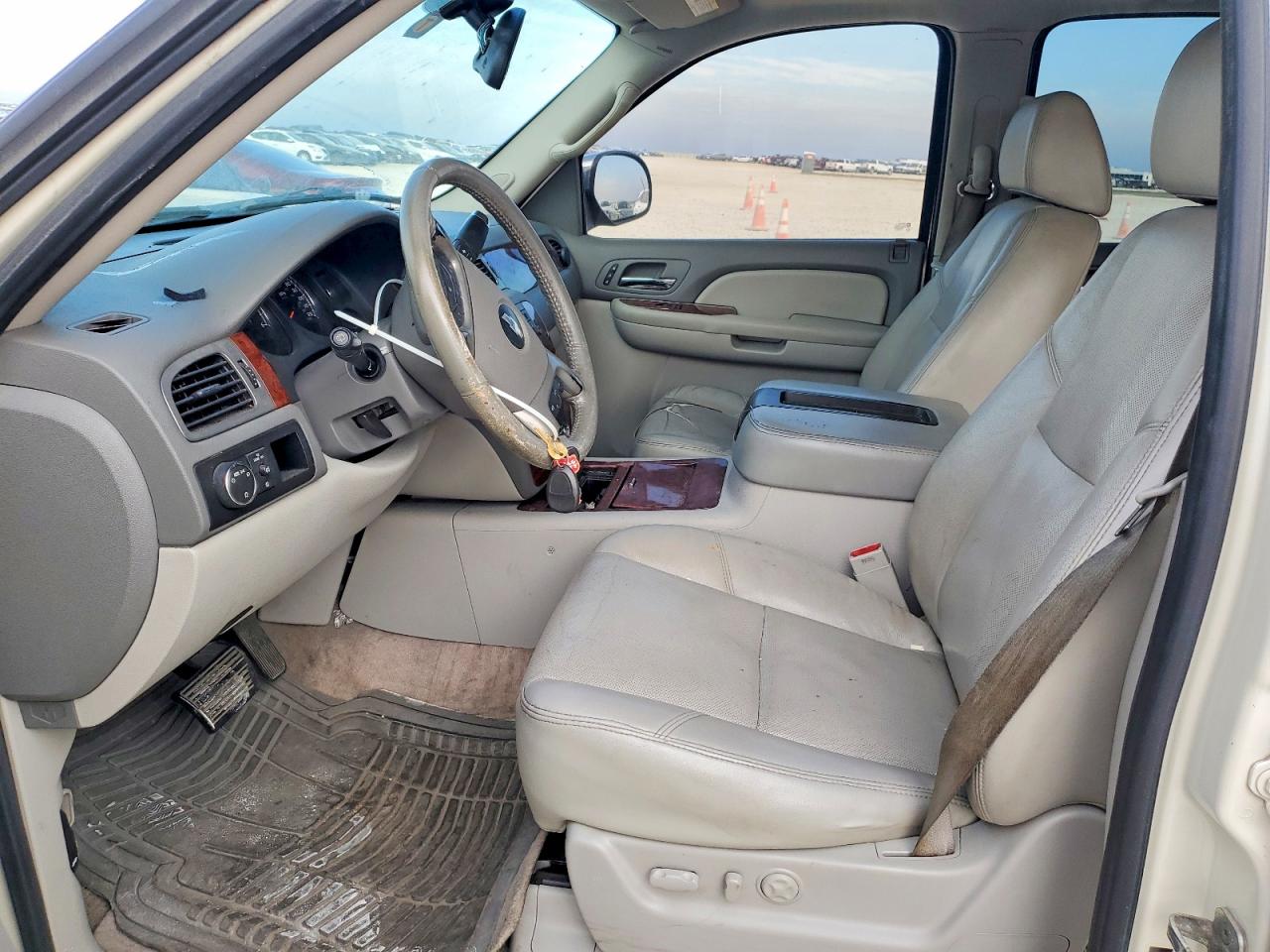 2009 CHEVROLET TAHOE C1500 LTZ photo 7