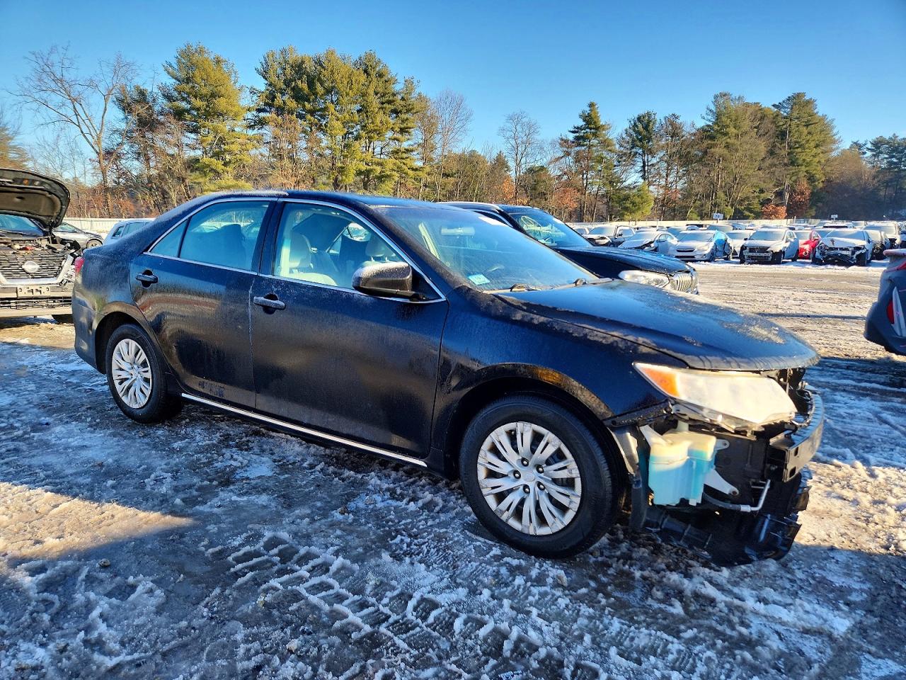 2014 TOYOTA CAMRY L photo 4