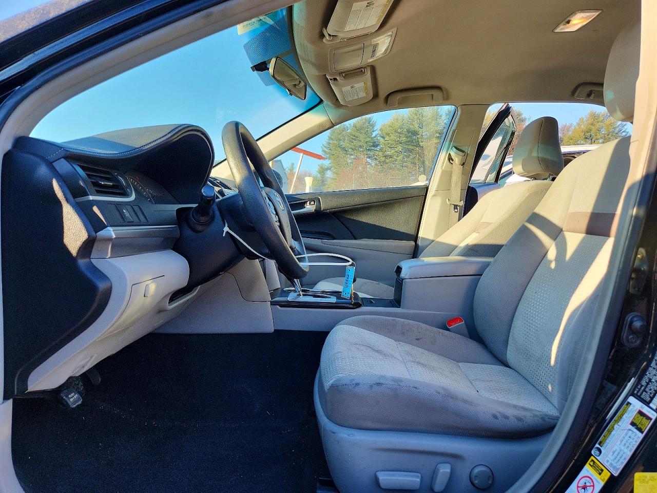 2014 TOYOTA CAMRY L photo 7