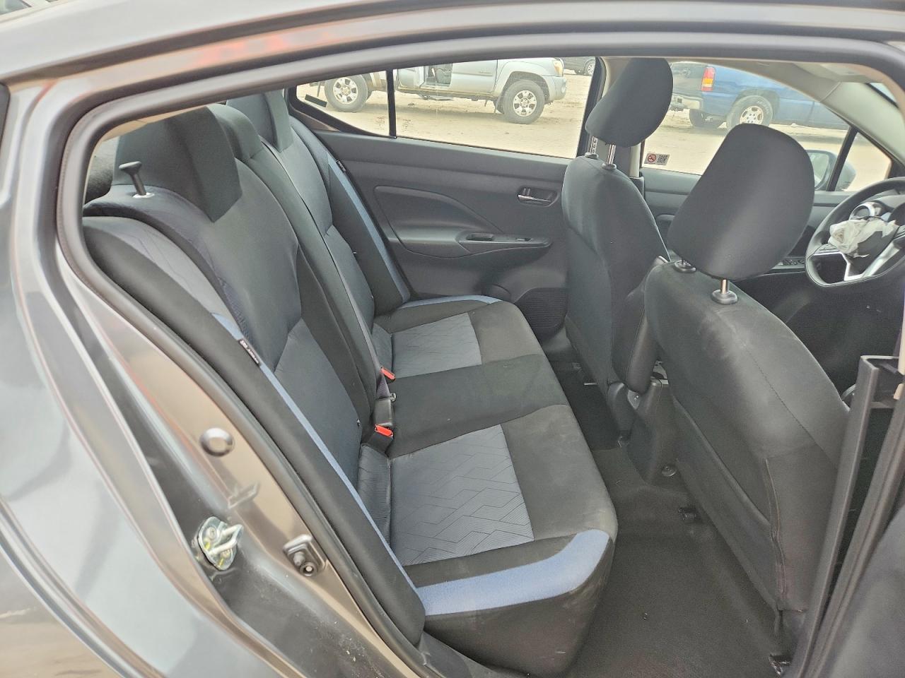 2025 NISSAN VERSA SV photo 10