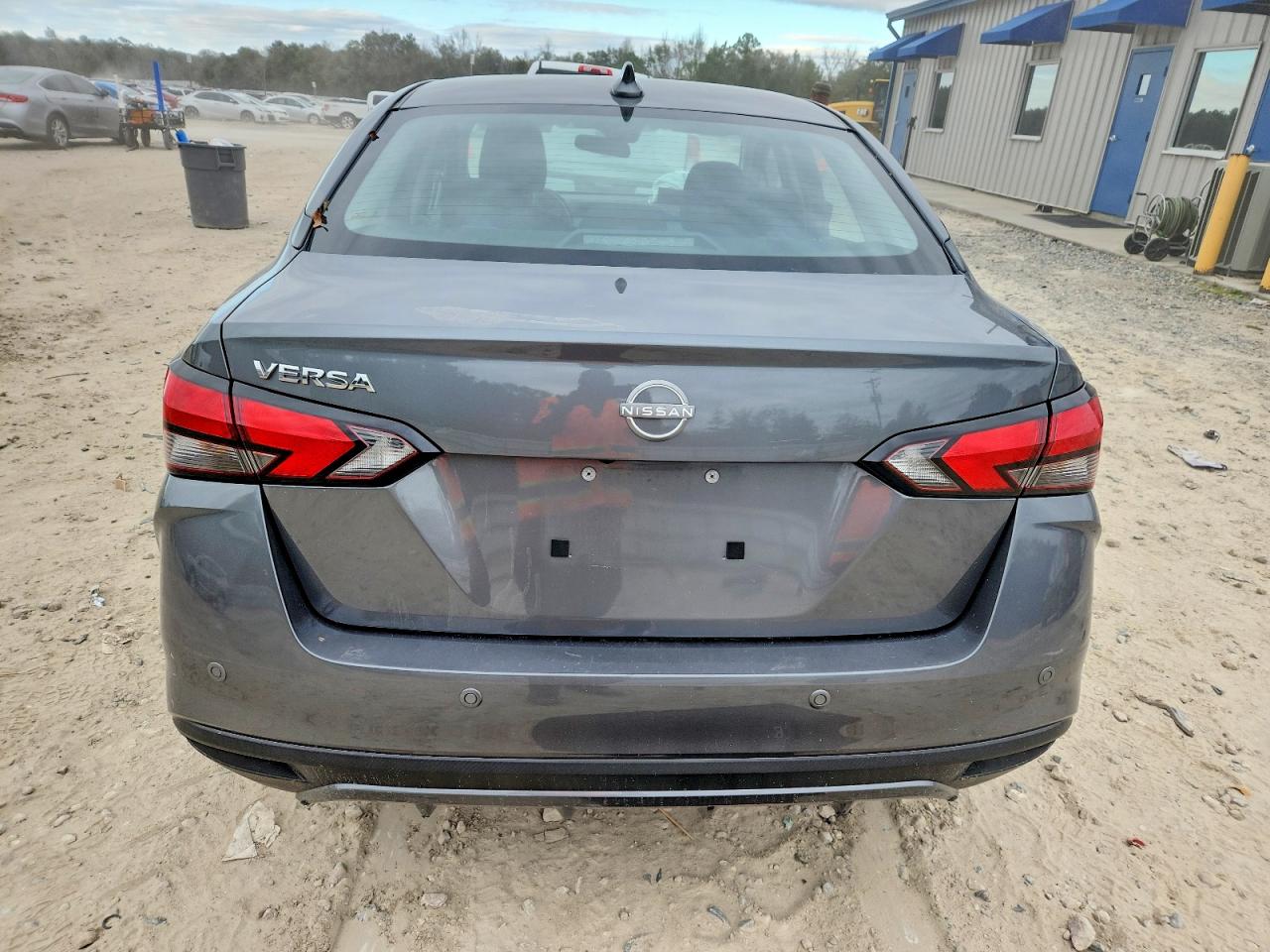 2025 NISSAN VERSA SV photo 6