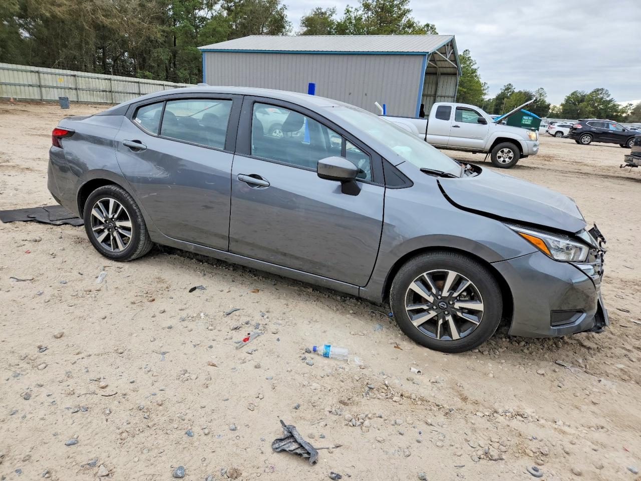 2025 NISSAN VERSA SV photo 4