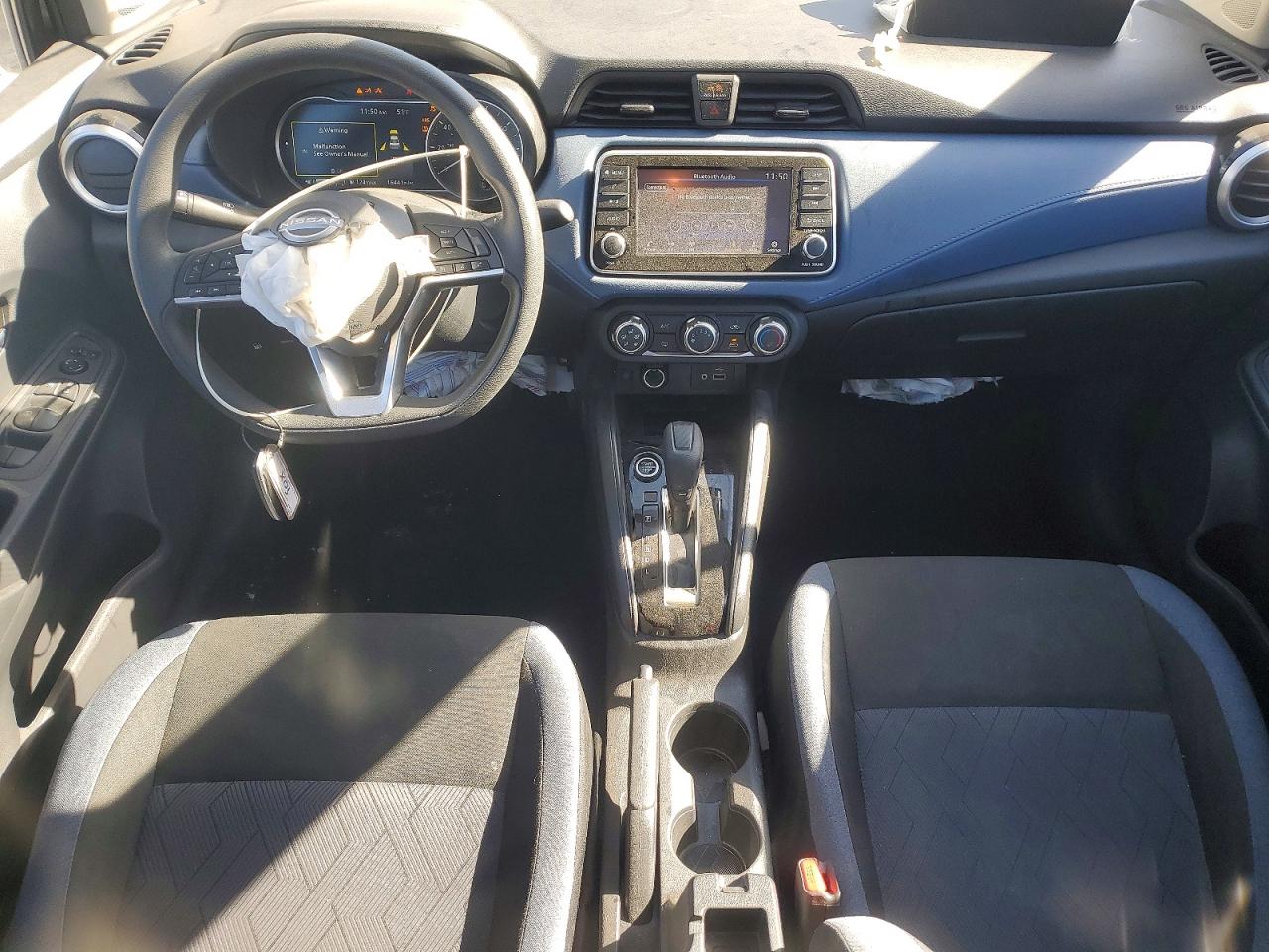 2025 NISSAN VERSA SV photo 8