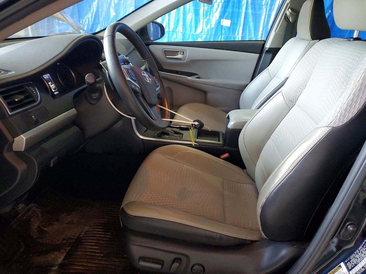 2015 TOYOTA CAMRY LE photo 7