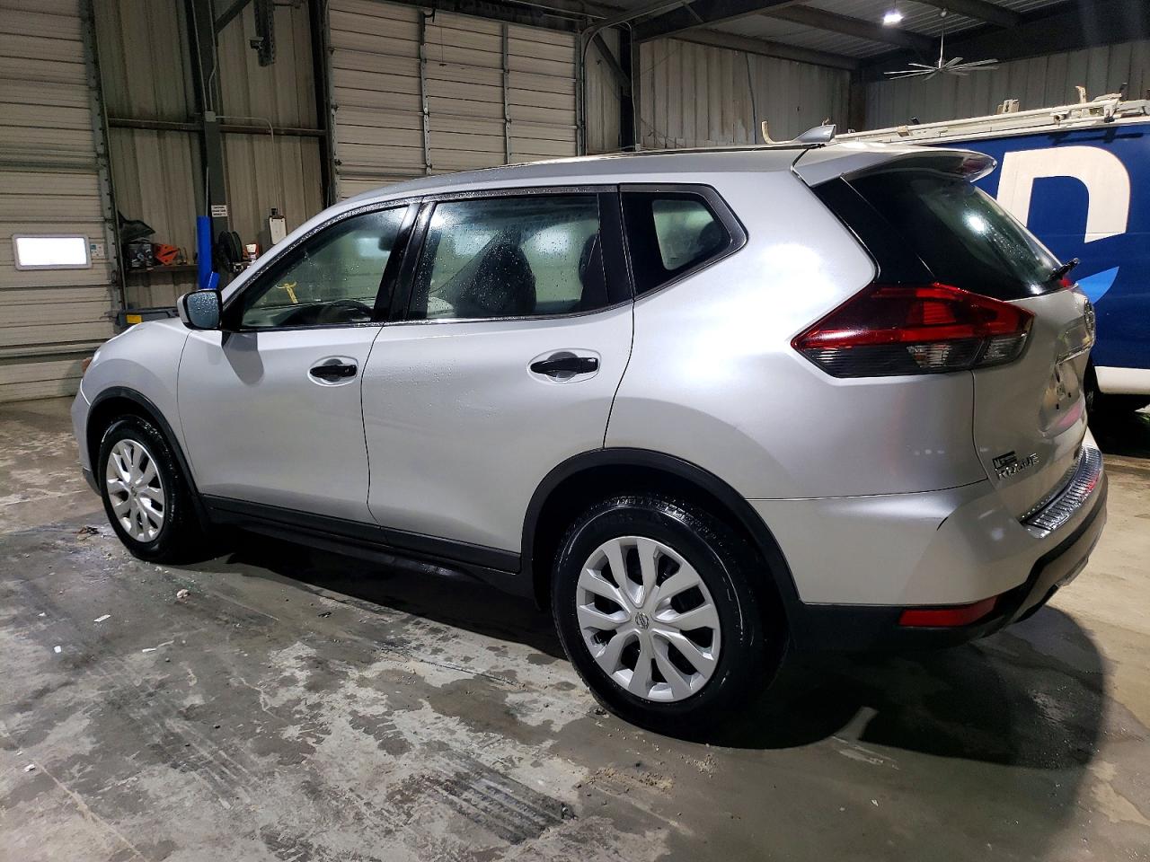 2018 NISSAN ROGUE S photo 2