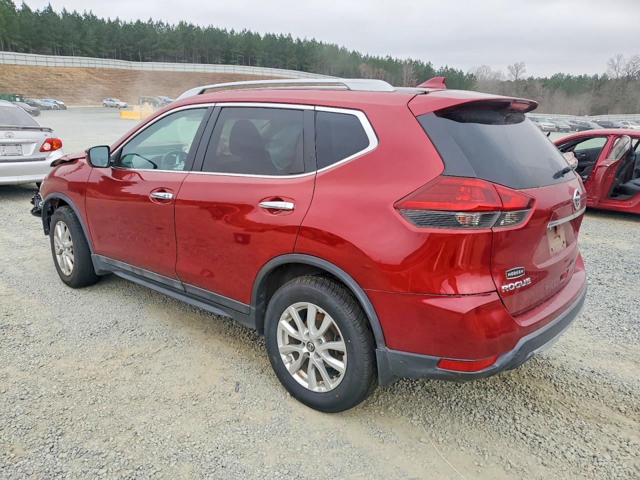 2018 NISSAN ROGUE S photo 2