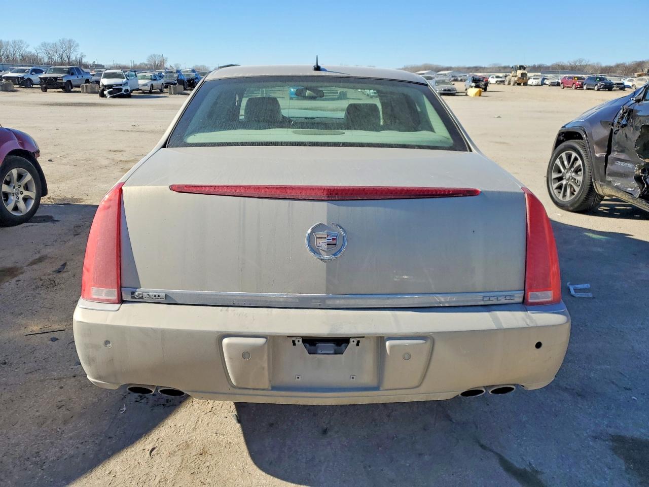 2007 CADILLAC DTS photo 11