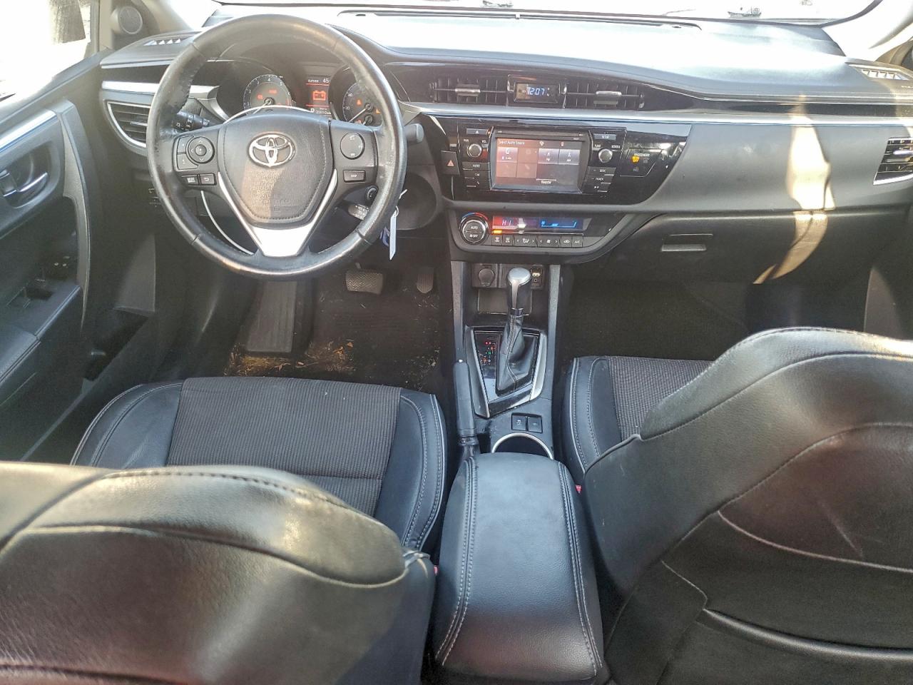 2016 TOYOTA COROLLA L photo 8
