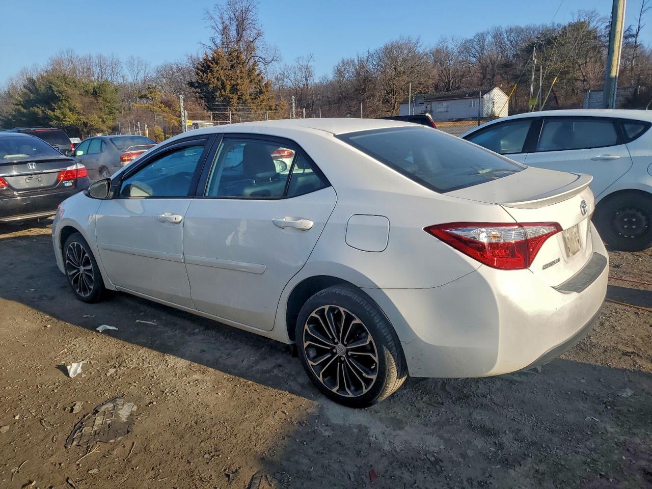2016 TOYOTA COROLLA L photo 2