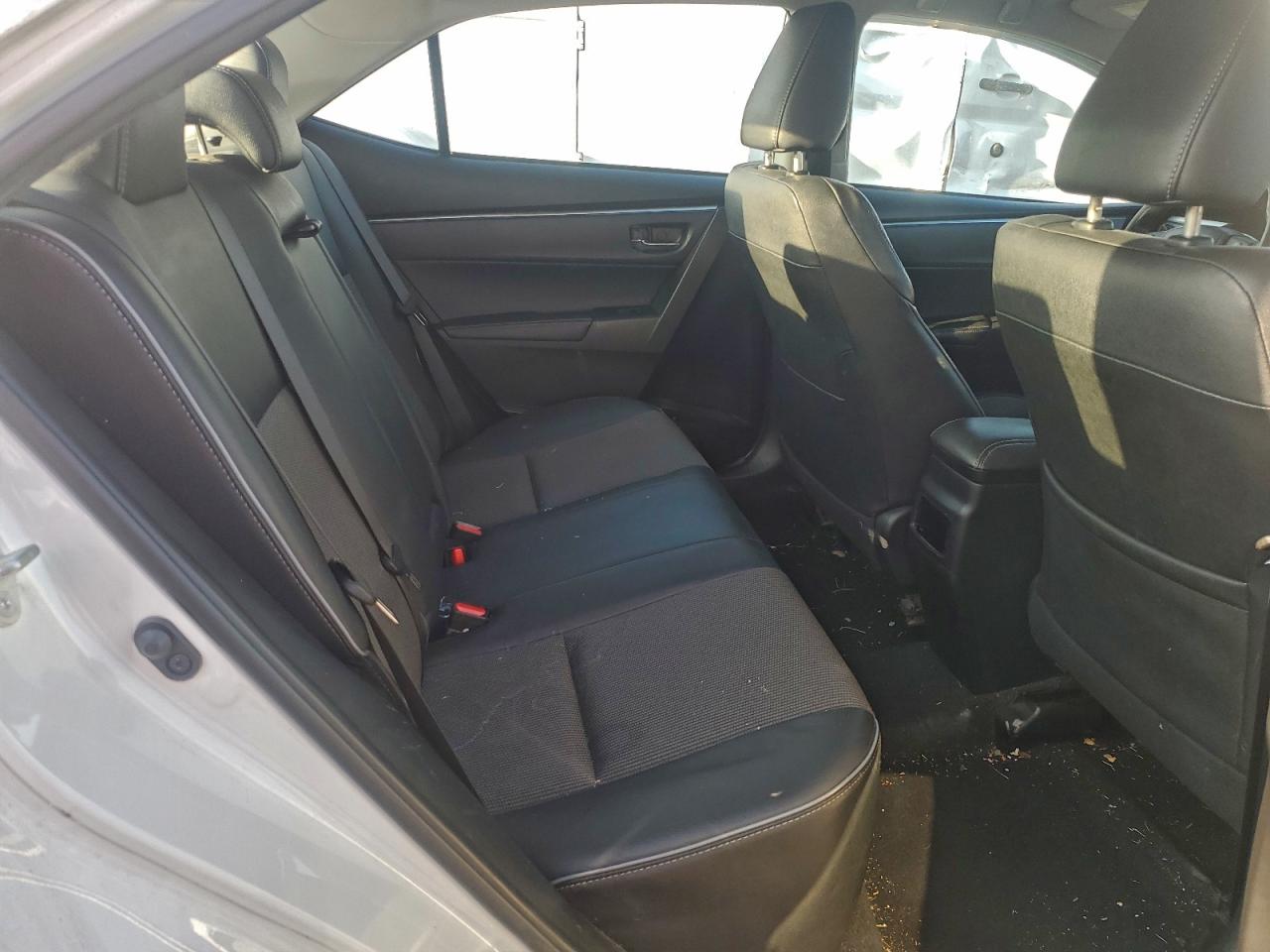 2016 TOYOTA COROLLA L photo 10