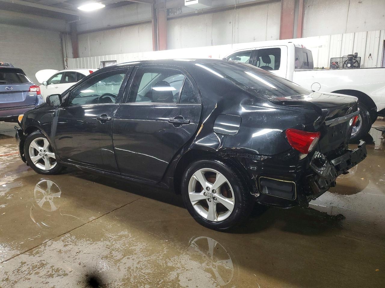 2013 TOYOTA COROLLA LE photo 4