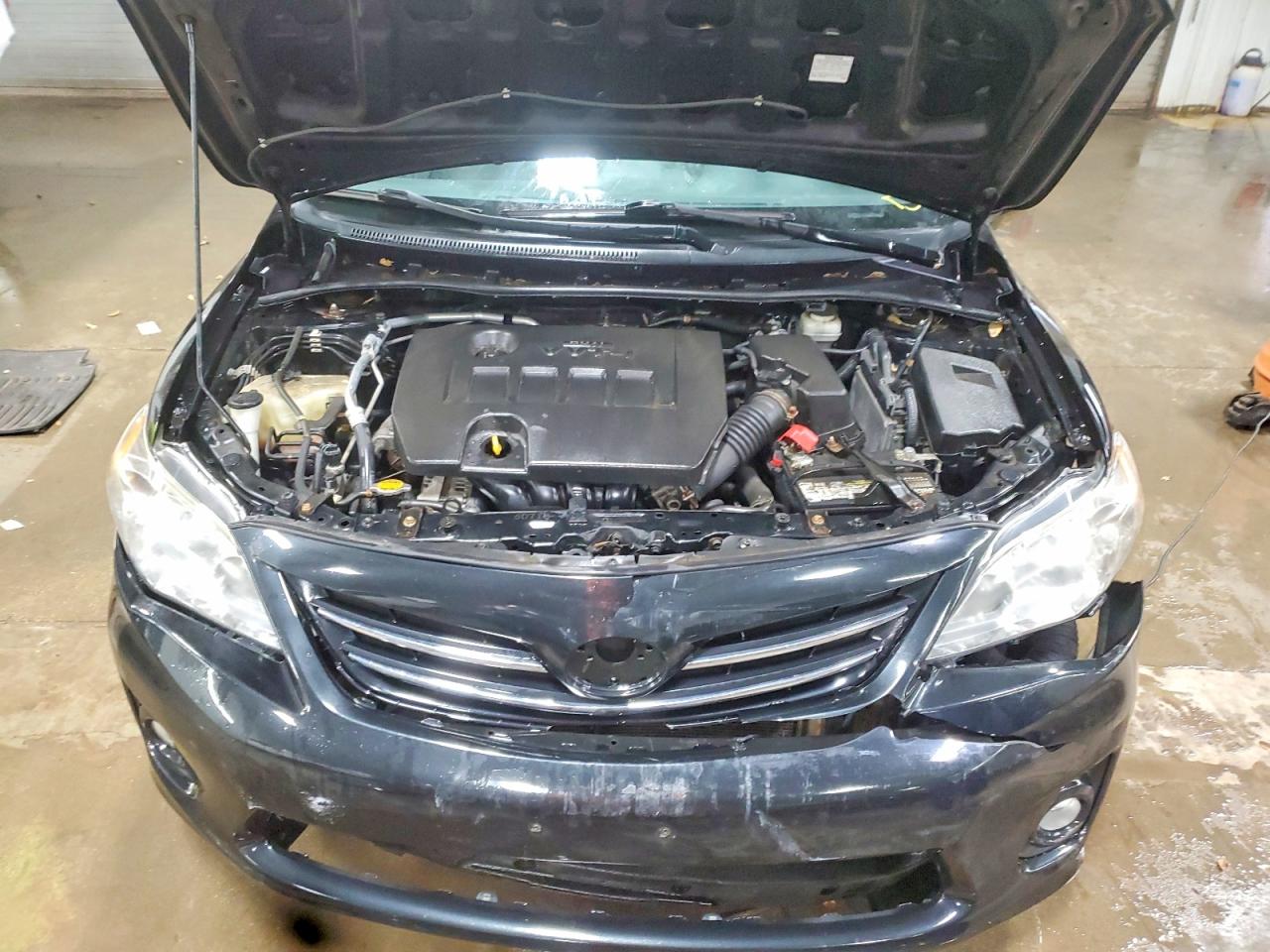 2013 TOYOTA COROLLA LE photo 31