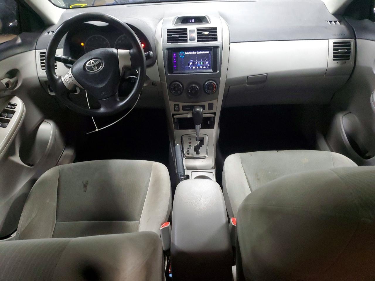 2013 TOYOTA COROLLA LE photo 22