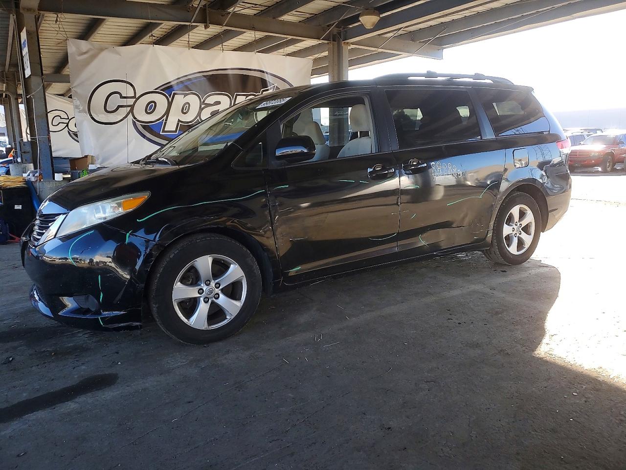 2013 TOYOTA SIENNA