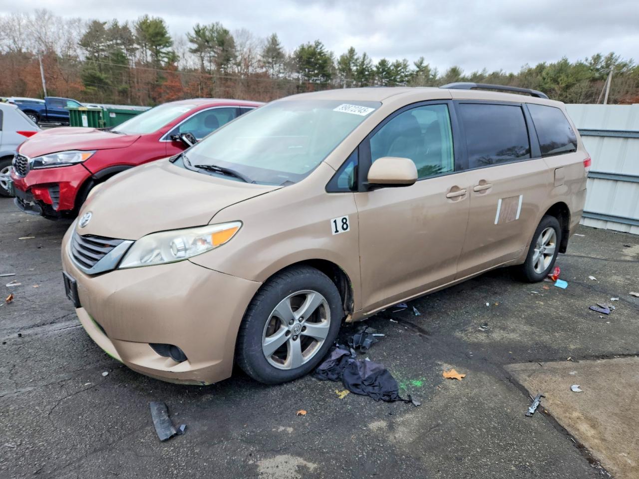 2014 TOYOTA SIENNA