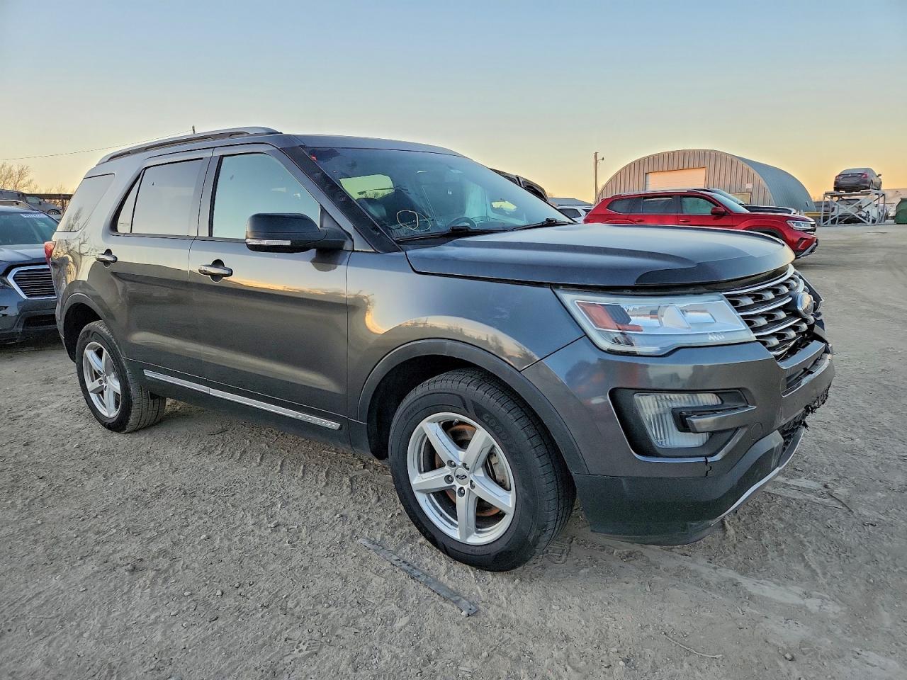 2016 FORD EXPLORER XLT photo 4