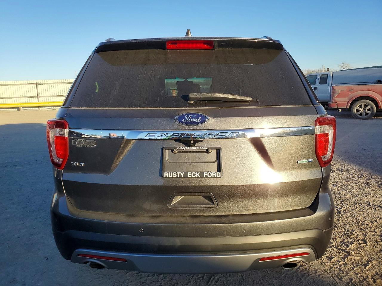 2016 FORD EXPLORER XLT photo 6
