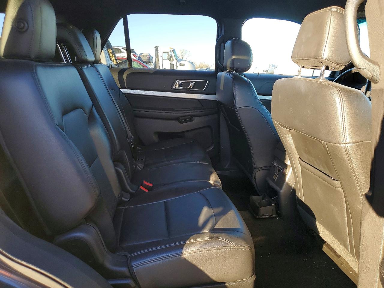 2016 FORD EXPLORER XLT photo 11