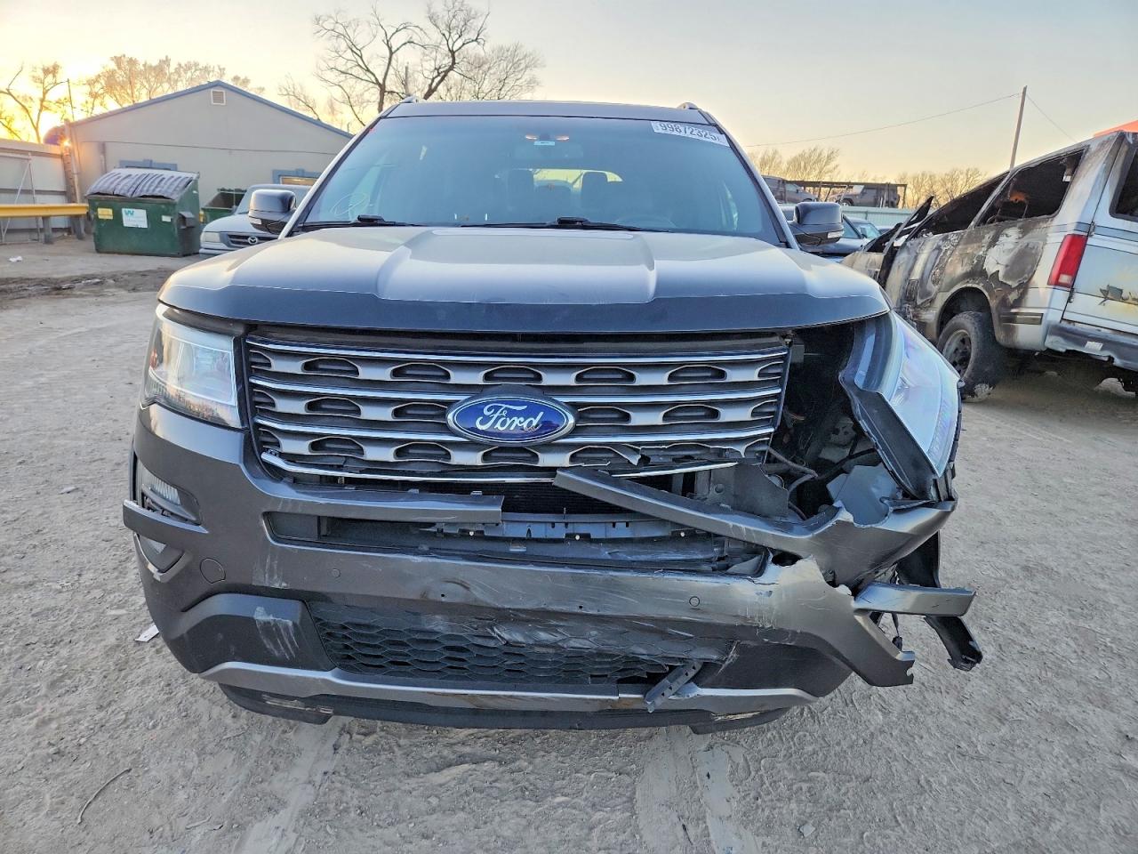 2016 FORD EXPLORER XLT photo 5