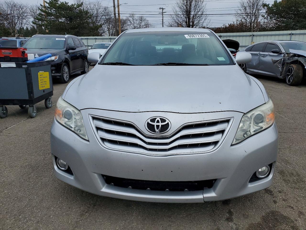 2011 TOYOTA CAMRY BASE photo 9