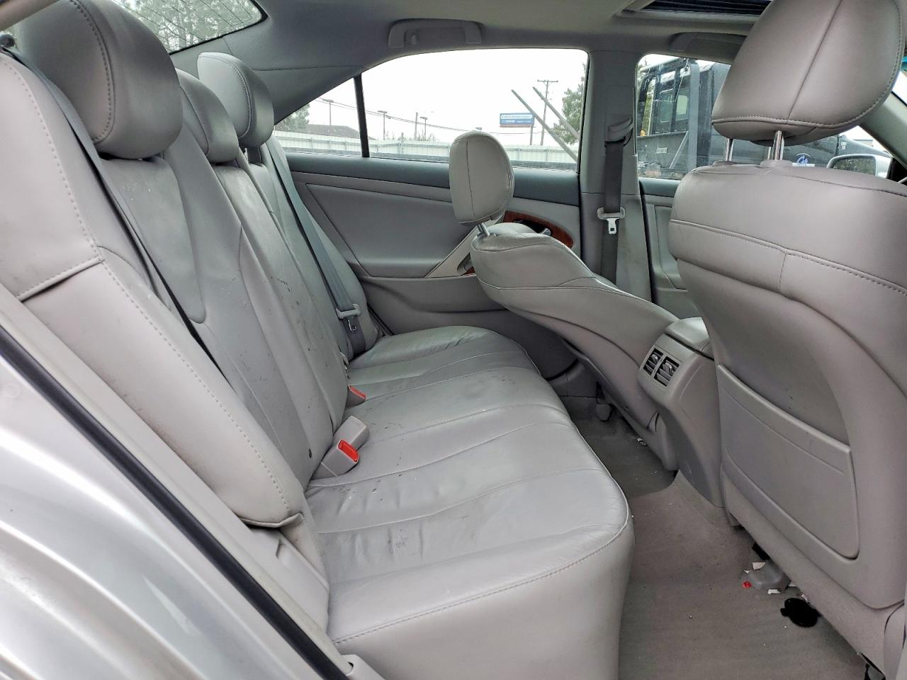 2011 TOYOTA CAMRY BASE photo 19