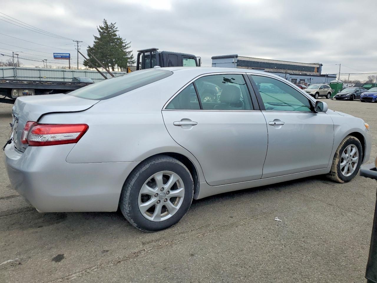 2011 TOYOTA CAMRY BASE photo 5
