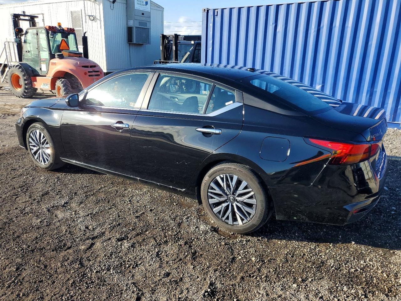 2025 NISSAN ALTIMA SV photo 2