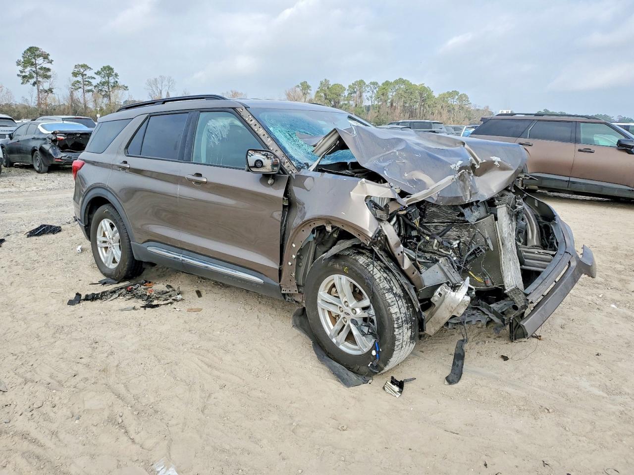 2021 FORD EXPLORER XLT photo 7