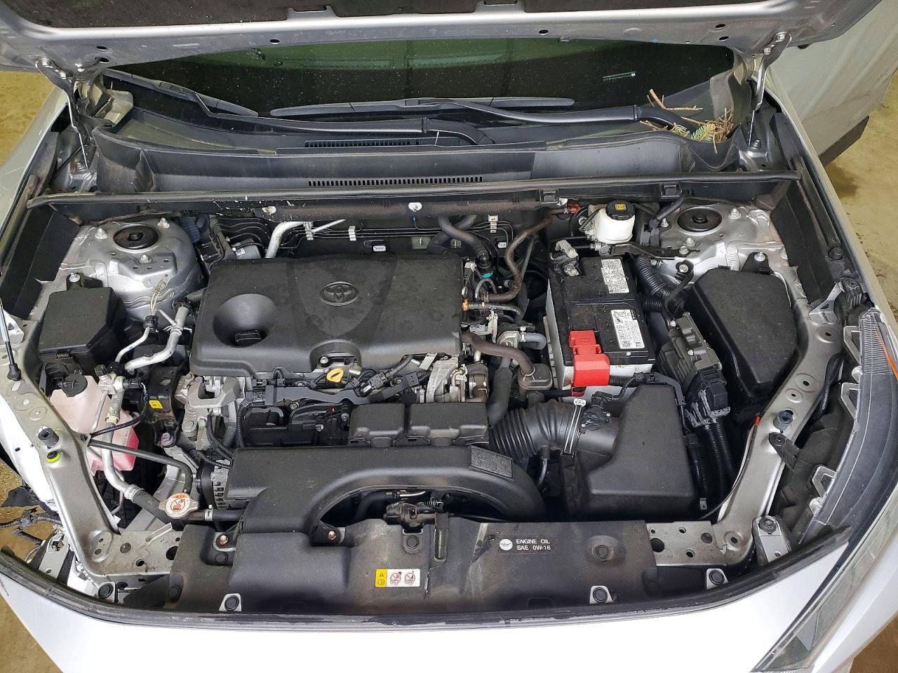 2021 TOYOTA RAV4 XLE photo 12