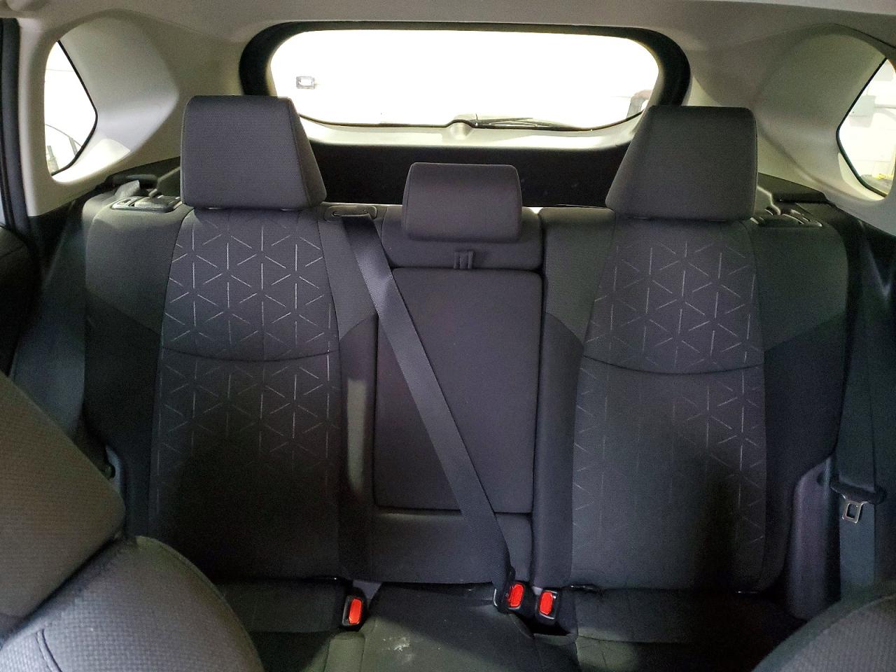 2021 TOYOTA RAV4 XLE photo 10