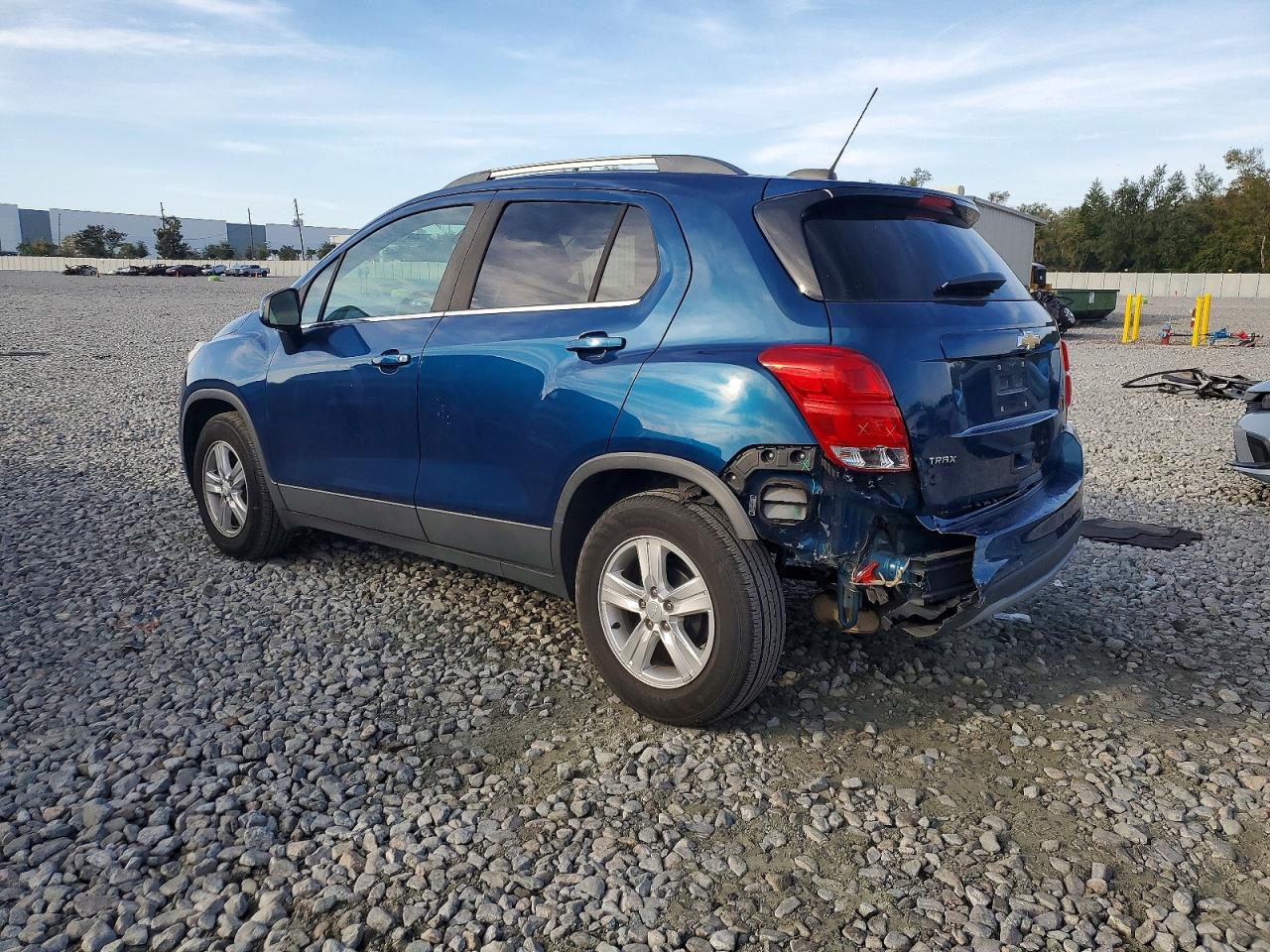 2020 CHEVROLET TRAX 1LT photo 3