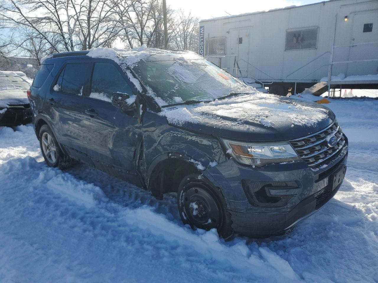 2016 FORD EXPLORER XLT photo 4