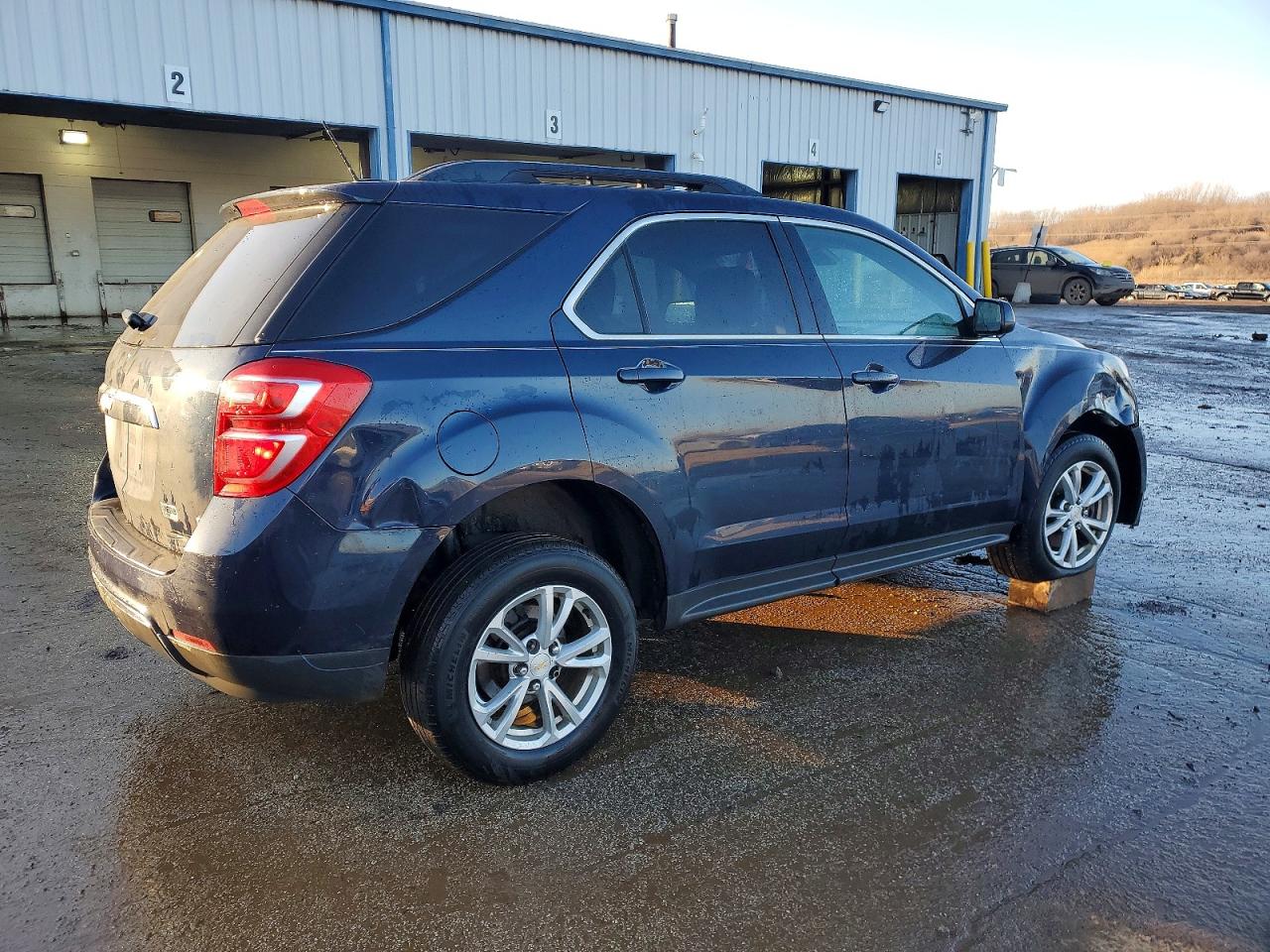 2017 CHEVROLET EQUINOX LT photo 3
