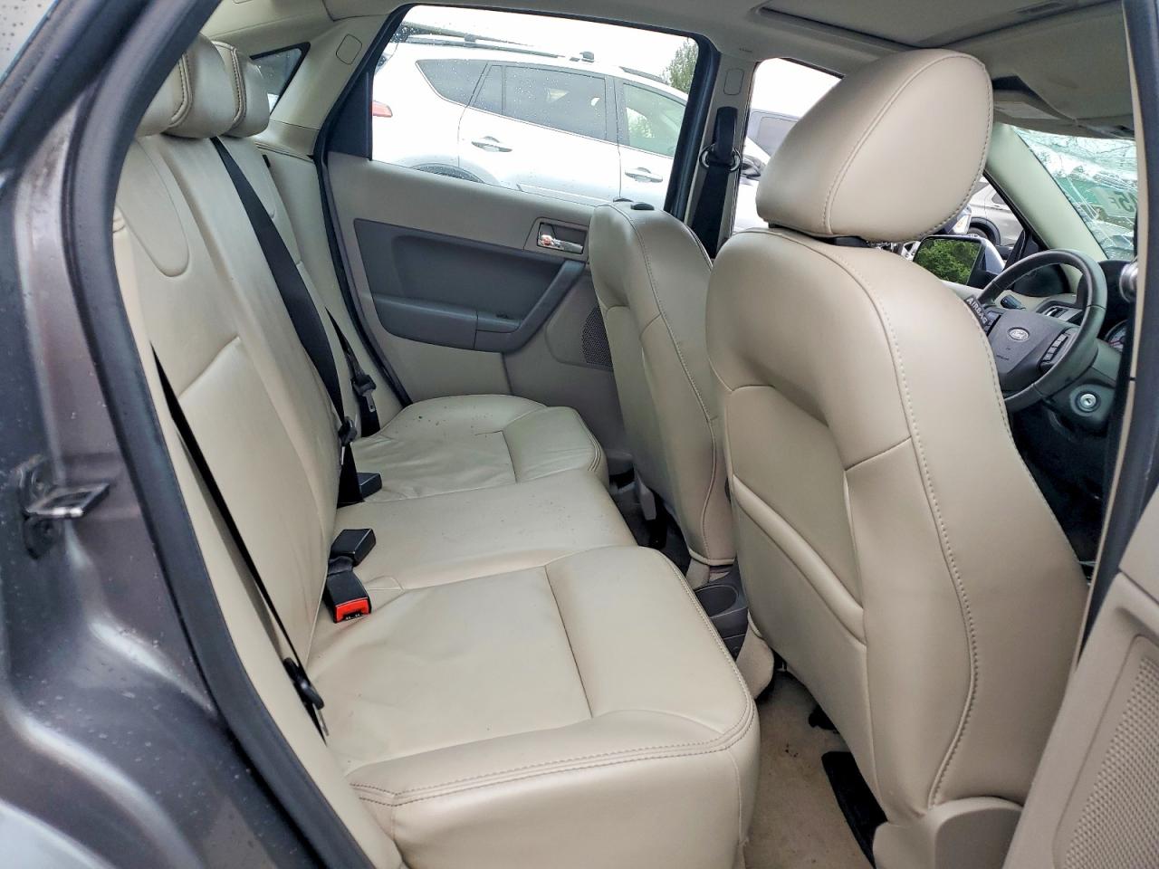 2009 FORD FOCUS SEL photo 10