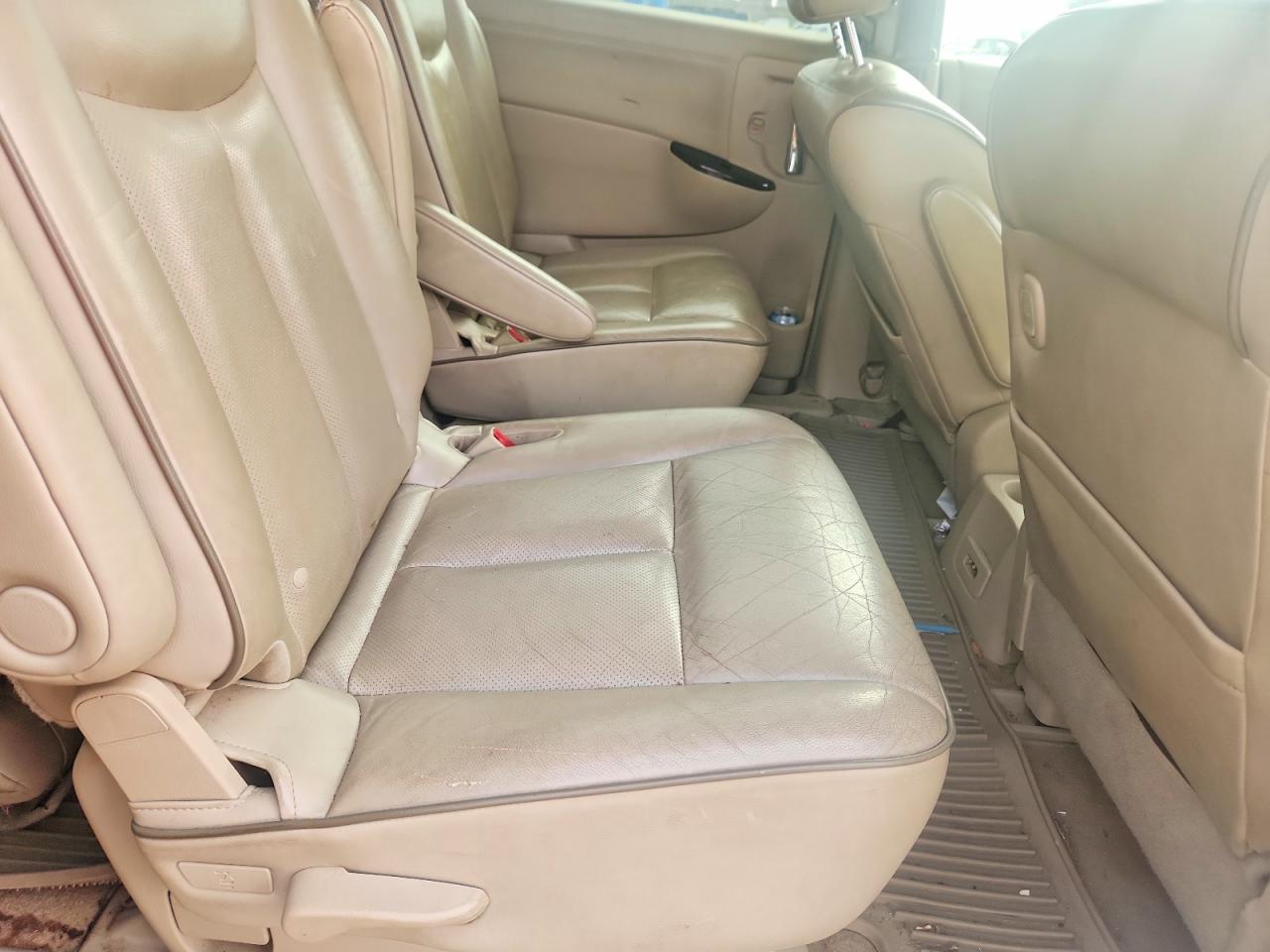 2012 NISSAN QUEST S photo 11
