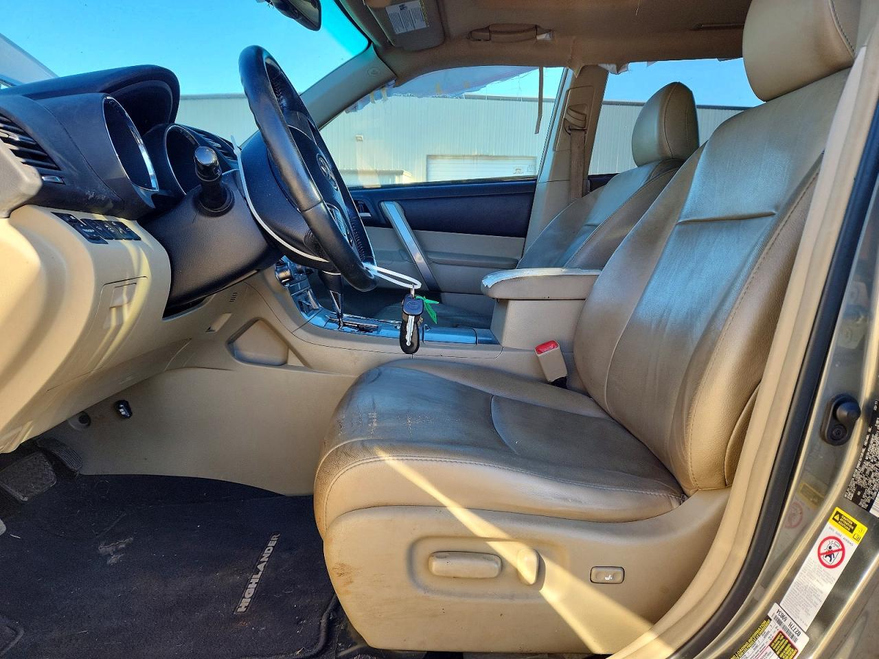 2012 TOYOTA HIGHLANDER BASE photo 7