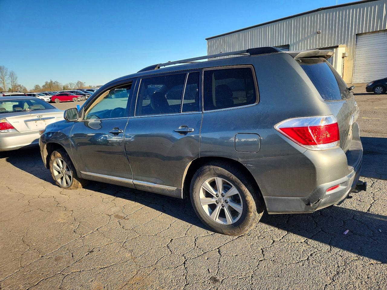 2012 TOYOTA HIGHLANDER BASE photo 2