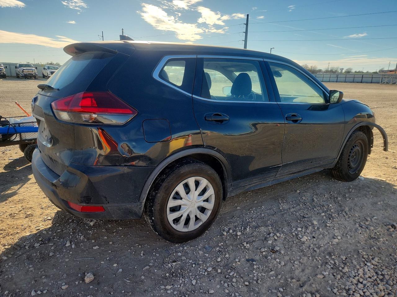 2019 NISSAN ROGUE S photo 3