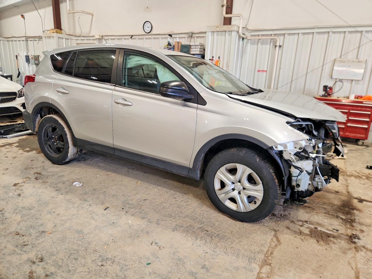 2013 TOYOTA RAV4 LE photo 4