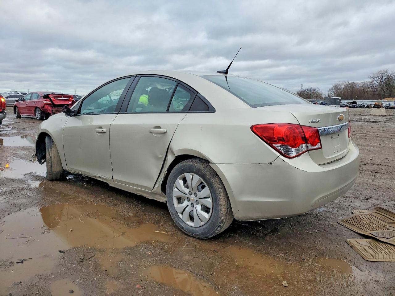 2013 CHEVROLET CRUZE LS photo 3