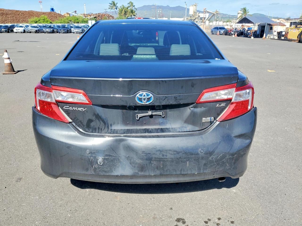 2013 TOYOTA CAMRY photo 11